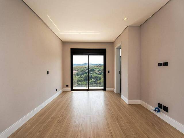Casa para Venda em Santana de Parnaíba - 5