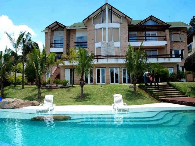 #14 - Casa para Venda em Santana de Parnaíba - SP