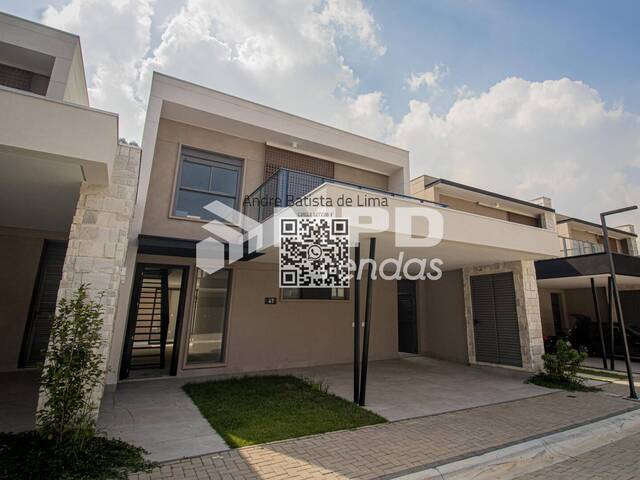 #102 - Casa para Venda em Santana de Parnaíba - SP